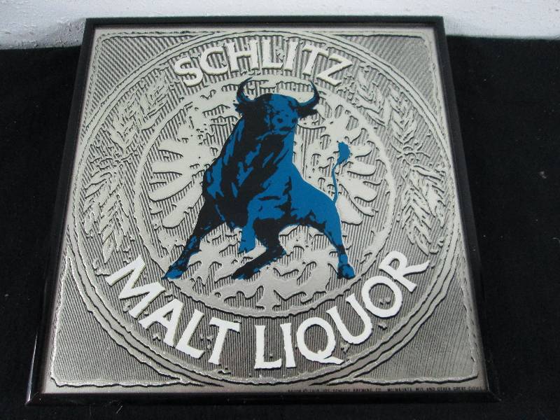 lot 48 image: Schlitz Malt Liquor Mirror