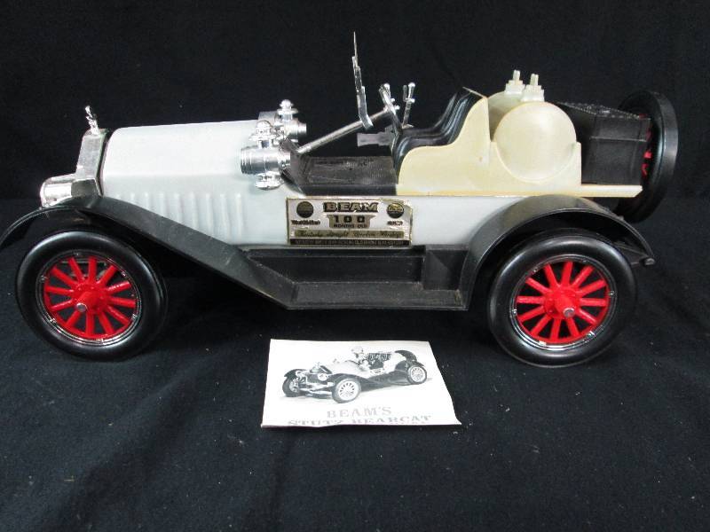 lot 91 image: Jim Beam Decanter Stutz