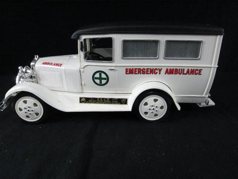 lot 94 image: Jim Beam Decanter Emergency Ambulance