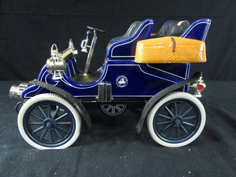 lot 104 image: Amaretto Decanter 1903 Cadillac
