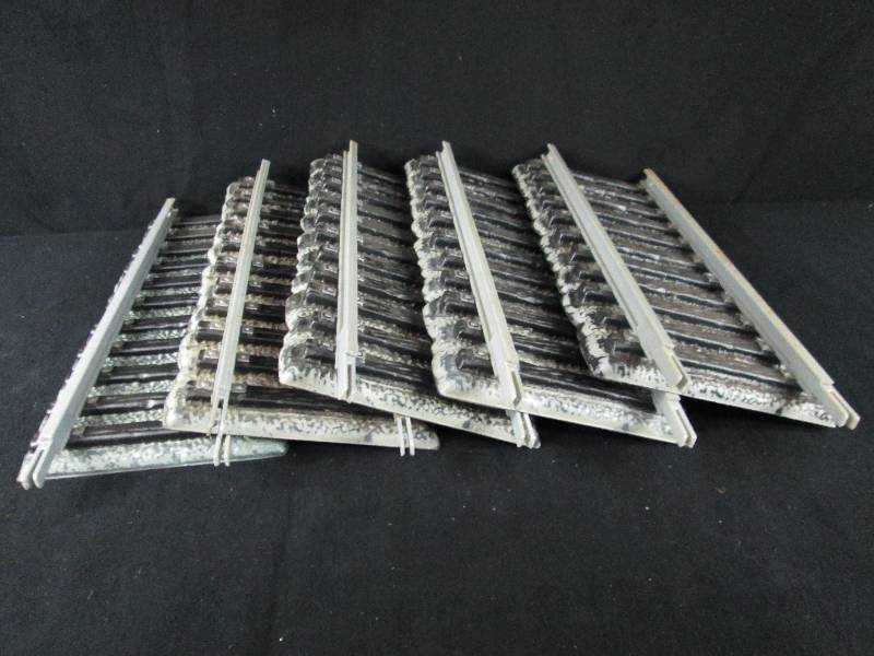 lot 118 image: 5 Track Sections For Jim Beam Train Decanters