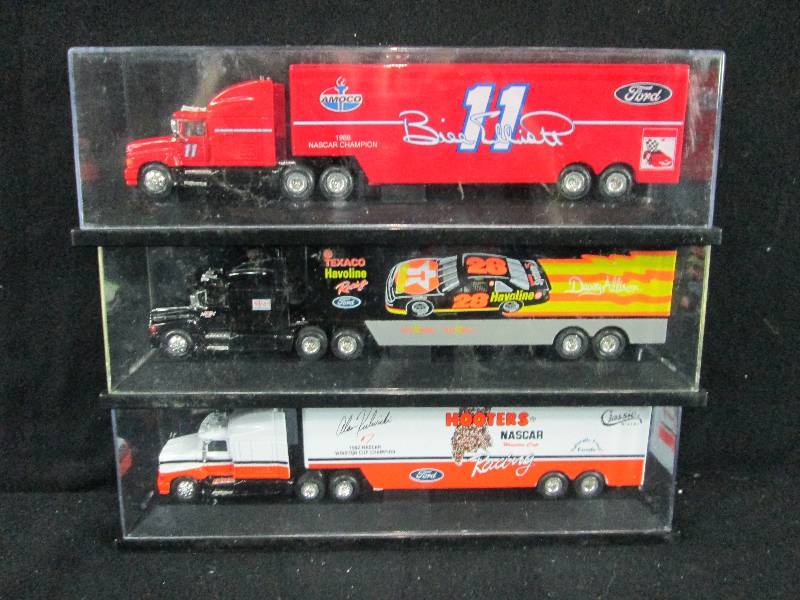 lot 216 image: Racing Champions Semis