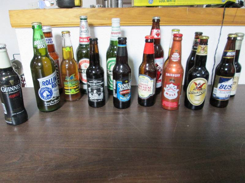 lot 231 image: Beer Bottle & Can Collection