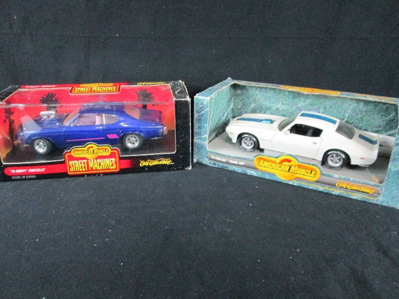 lot 236 image: Ertl Die Cast Cars