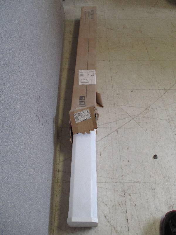 Fluorescent Light Fixture