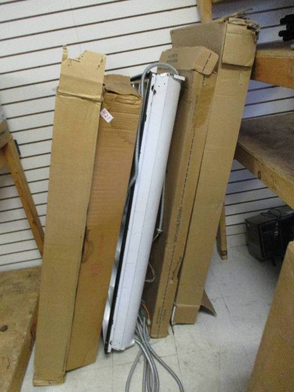 Fluorescent Light Fixtures