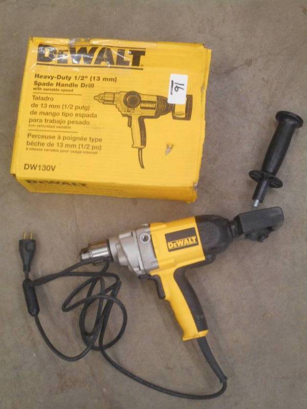 lot 16 image: DeWalt Heavy Duty 12 Spade Handle...