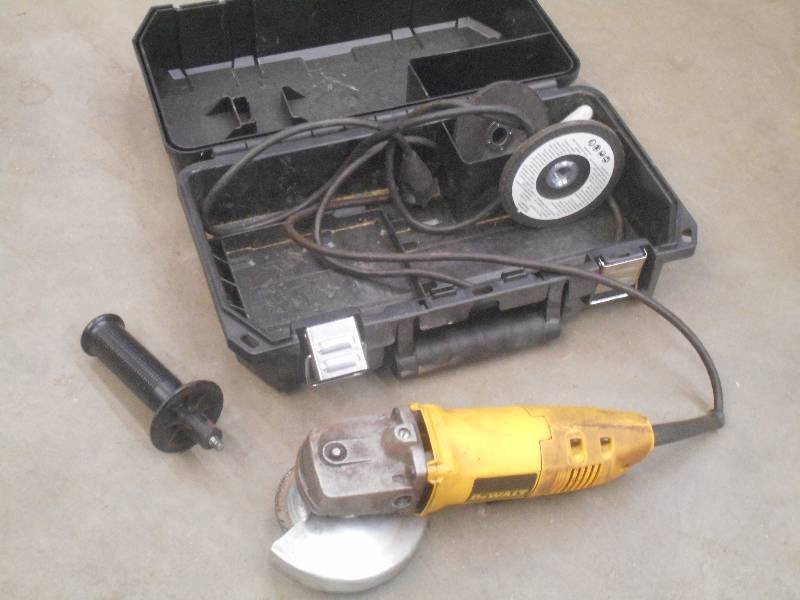lot 23 image: DeWalt 4.5 Angle Grinder Set With ...