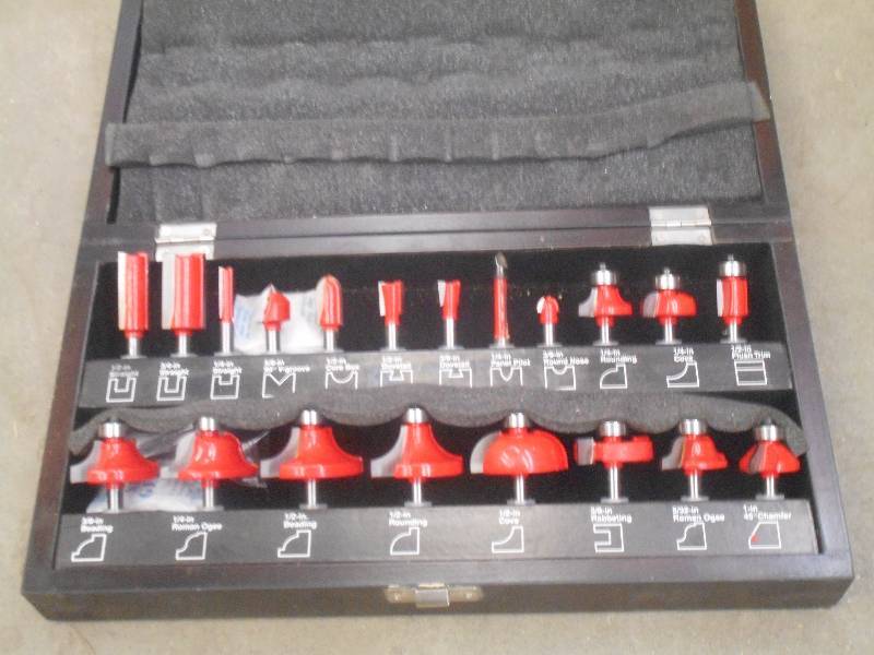 lot 26 image: Craftsman 20-Piece Router Bit Set W...