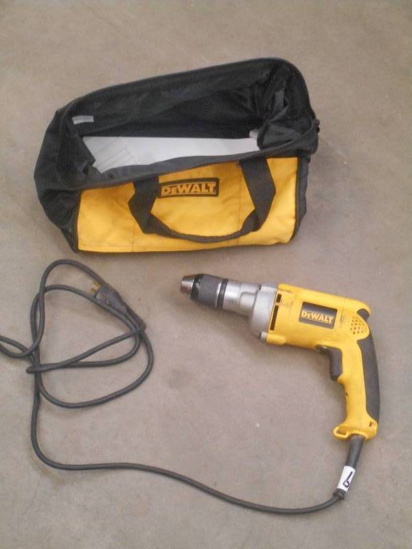 lot 29 image: DeWalt 12 VSR Drill With Bag ...