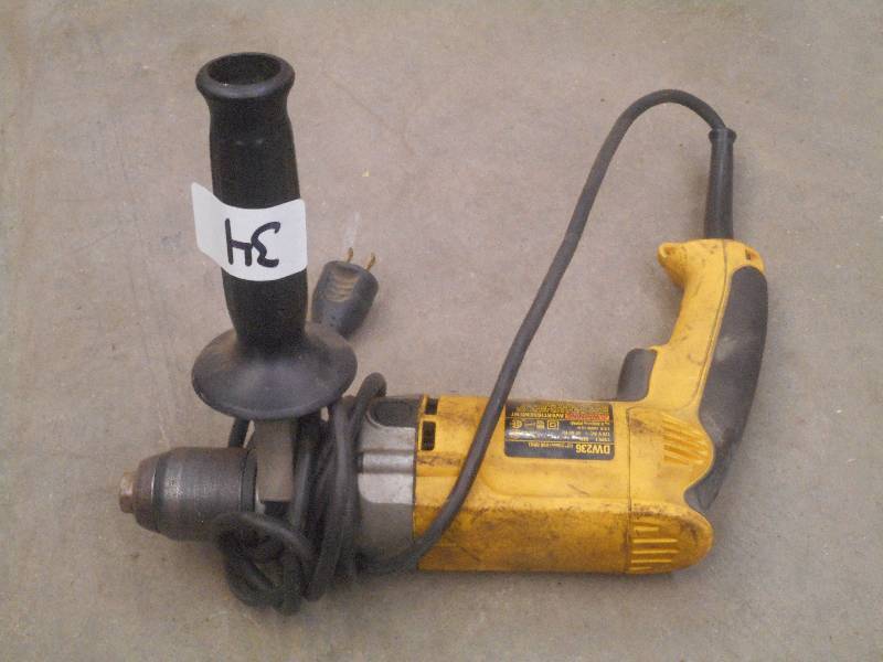 lot 34 image: DeWalt 12 VSR Drill   ...