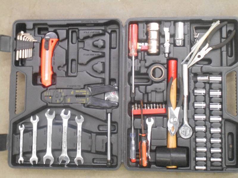 lot 46 image: Skillcraft Tool Set With Case ...