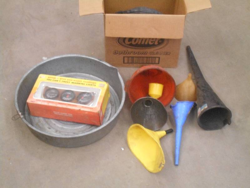 lot 54 image: Box Of Assorted Funnels & Drain Oil...