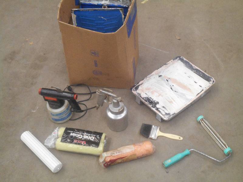lot 58 image: Box Of Assorted Painting Supplies ...