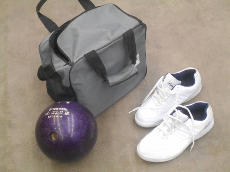lot 61 image: Bowling Ball With Bag & Size 12 Sho...