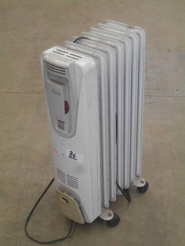 lot 86 image: Delonghi Electric Radiant Heater ...