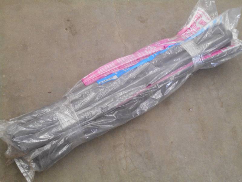 lot 92 image: Lot Of Unused 36 Foam Pipe Insulat...