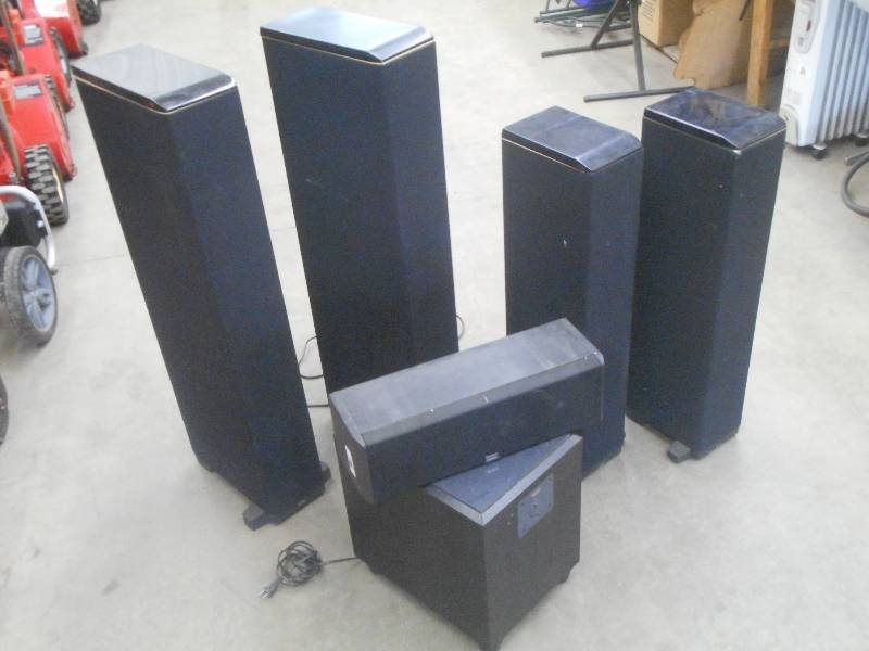 lot 96 image: Lot Of Boston Stereo Speakers PV60...