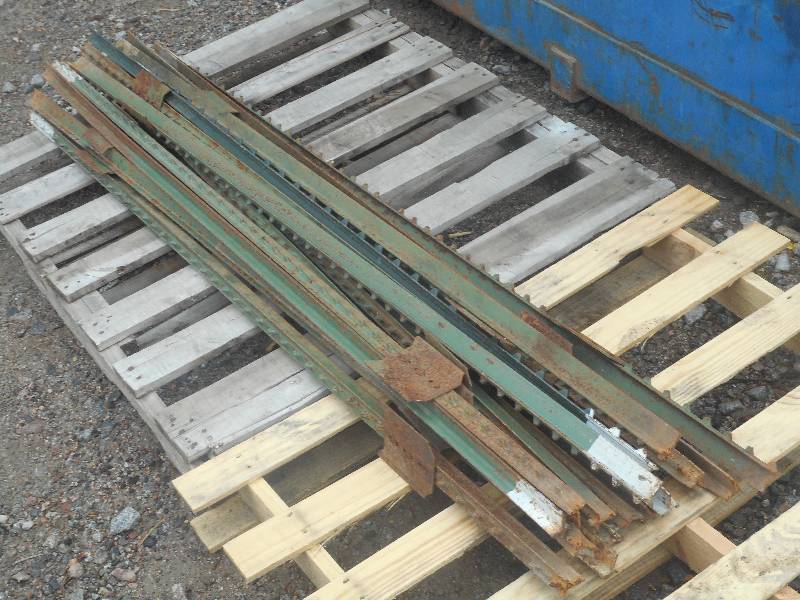 lot 110 image: Lot Of 6ft Fence Stakes, Straight ...