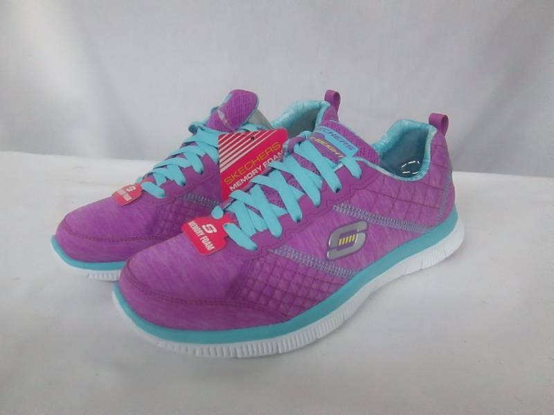 lot 47 image: Skechers Womens Pretty City Walking Shoe