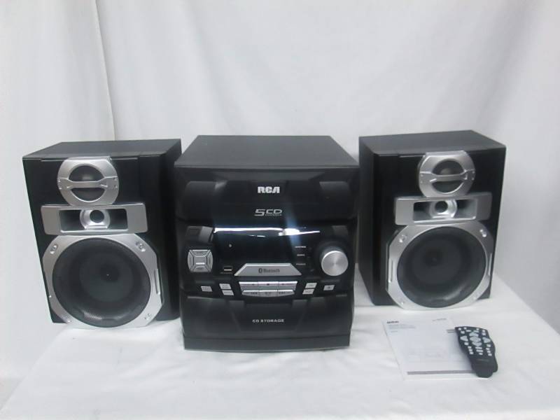 lot 17 image: RCA 400-Watt 5-CD Bluetooth Sound System