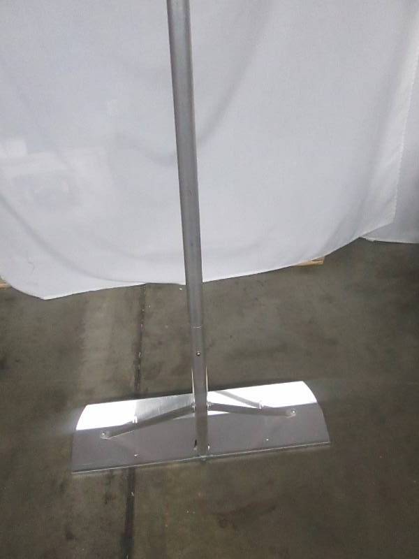 lot 52 image: Concrete Bull Float w Handle