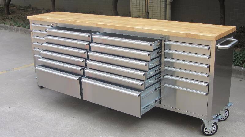 lot 71 image: Brand New - Thor 96 rolling 24-drawer tool chest, New. MSRP $2,999.99