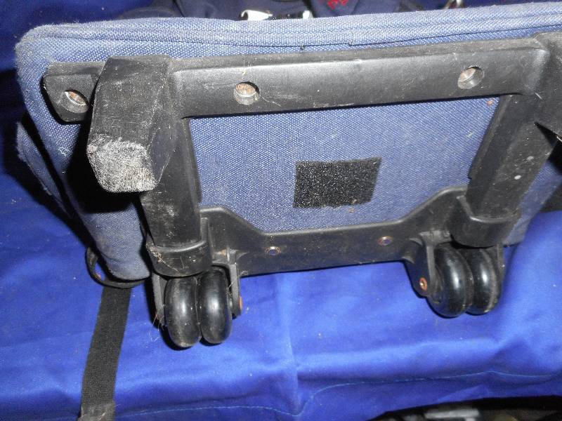 BACK PACK WITH WHEELS