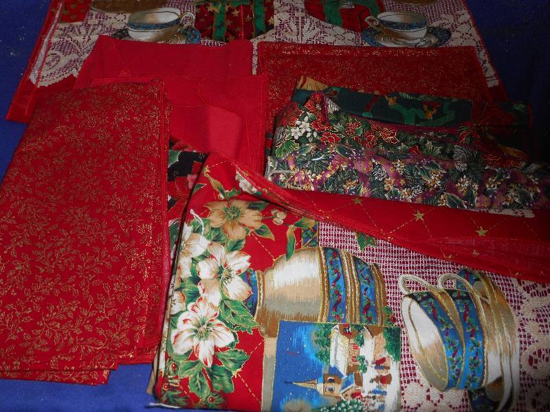 HOLIDAY LINENS AND TABLE RUNNERS