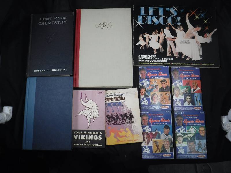 lot 21 image: Vintage Books