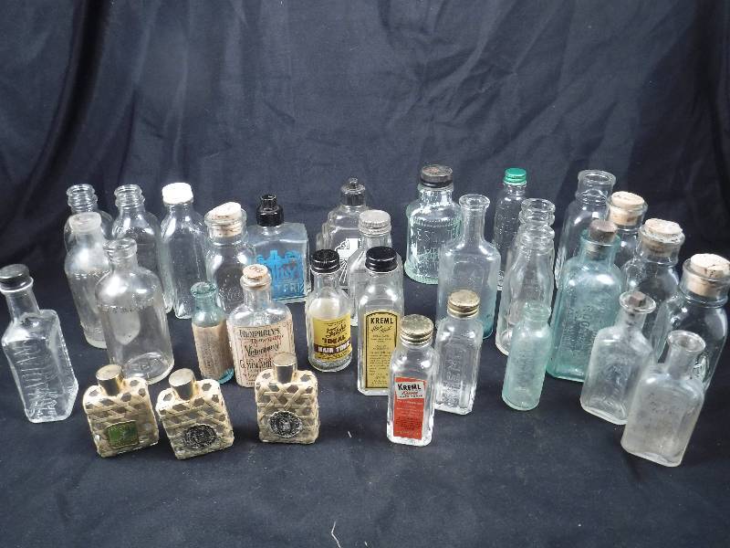 lot 30 image: Big Lot of Vintage Glass BottlesJars