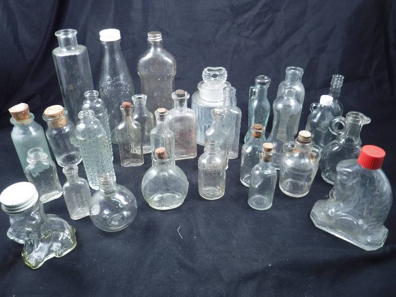 lot 31 image: Big Lot of Vintage Glass BottlesJars