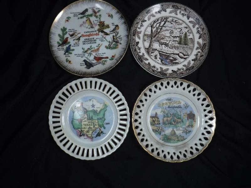 lot 39 image: Vintage Plates