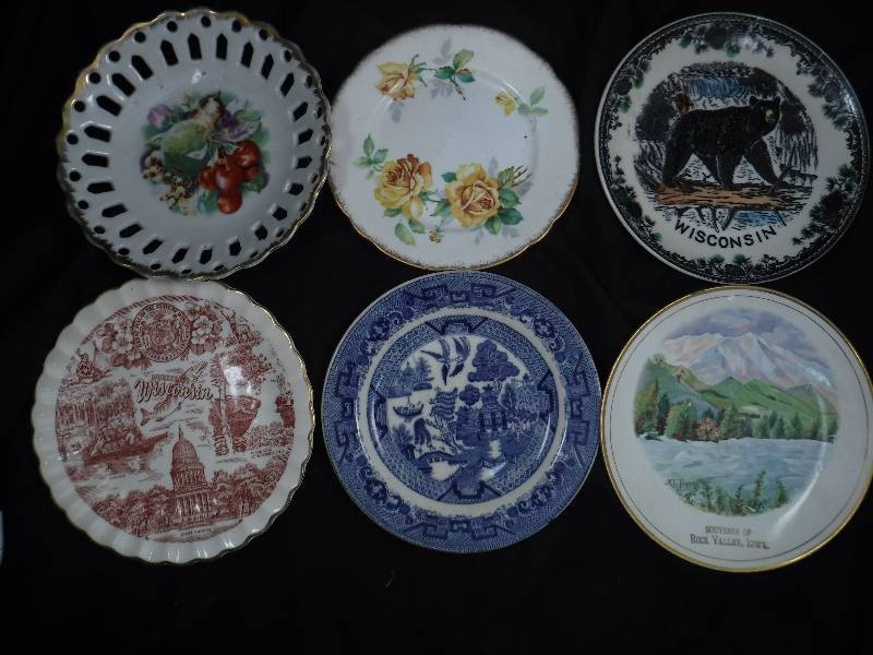 lot 41 image: Vintage Plates
