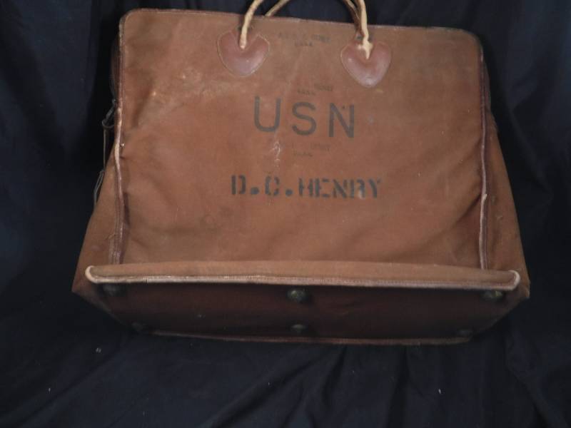 lot 66 image: Vintage Bank Bag and Other Misc