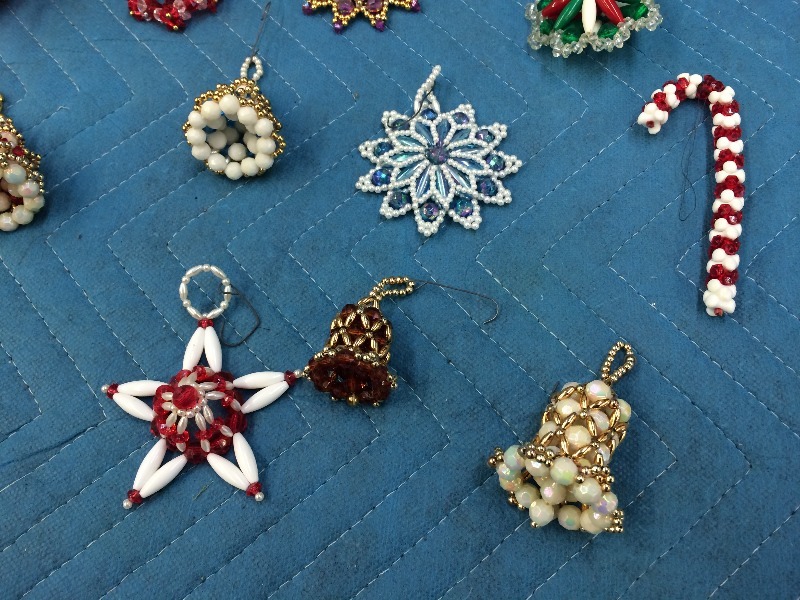 lot 26 image: Vintage Handcrafted Christmas Tree Ornaments   lot of approx. 26