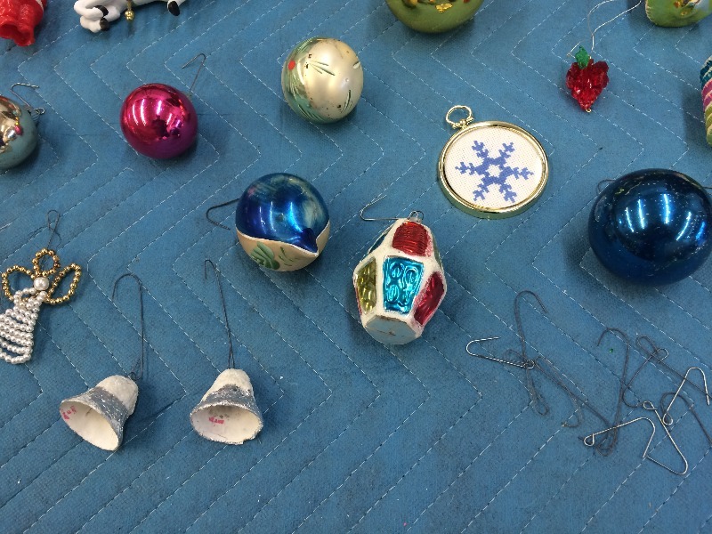 lot 28 image: Vintage Christmas Tree Ornaments  some handcrafted   lot of approx. 39