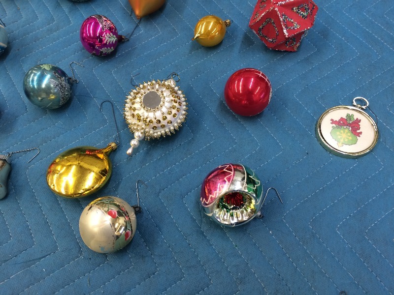 lot 29 image: Vintage Christmas Tree Ornaments  some handcrafted   lot of approx. 30