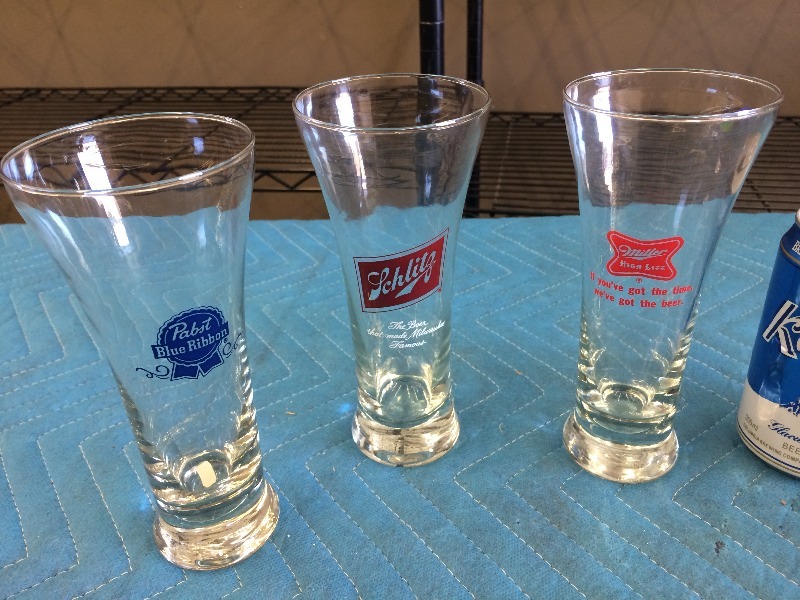 lot 34 image: Vintage  Assorted Collectors Beer Can & Glass Items  Lot of 6