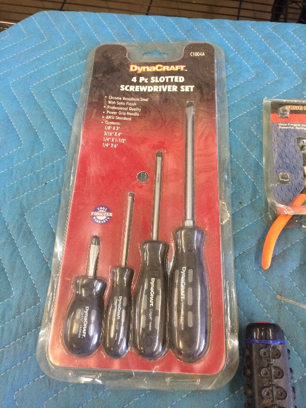 lot 97 image: Assorted hand Tools   New  Lot of 7