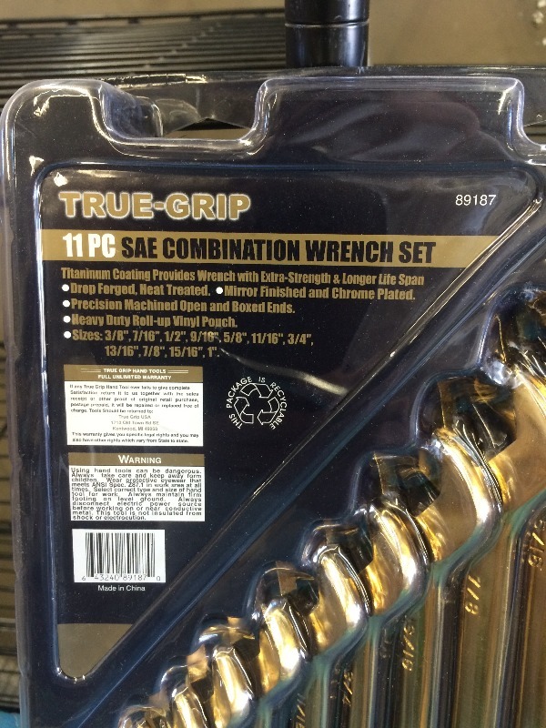 lot 117 image: TrueGrip 11 pc SAE Combination Wrench Set   NEW
