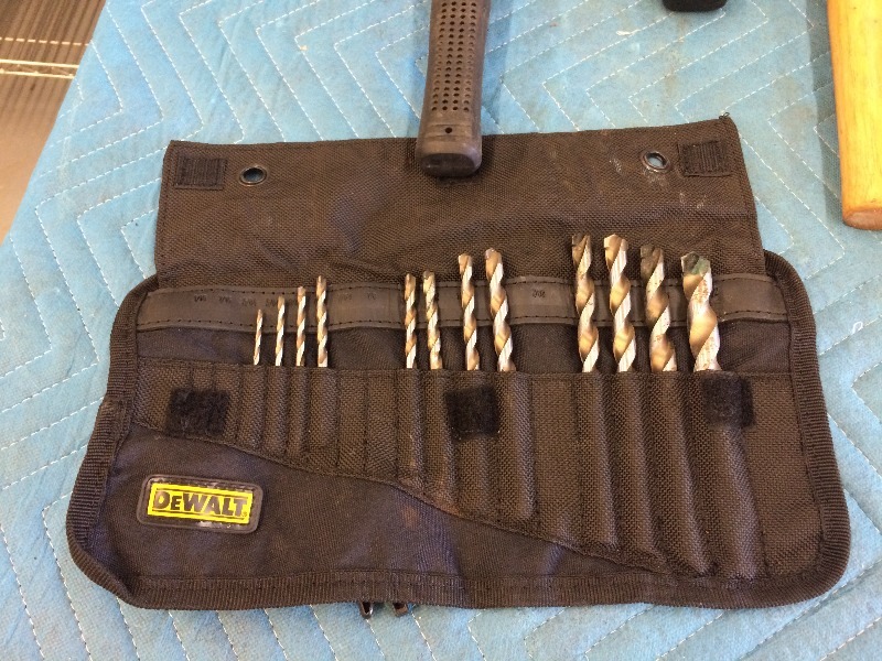 lot 125 image: Rubber mallets, Hammers & Assorted Drill Bit     Lot of 7   NEW