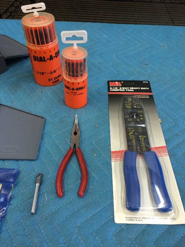 lot 138 image: Assorted hand Tools  NEW  lot of 11