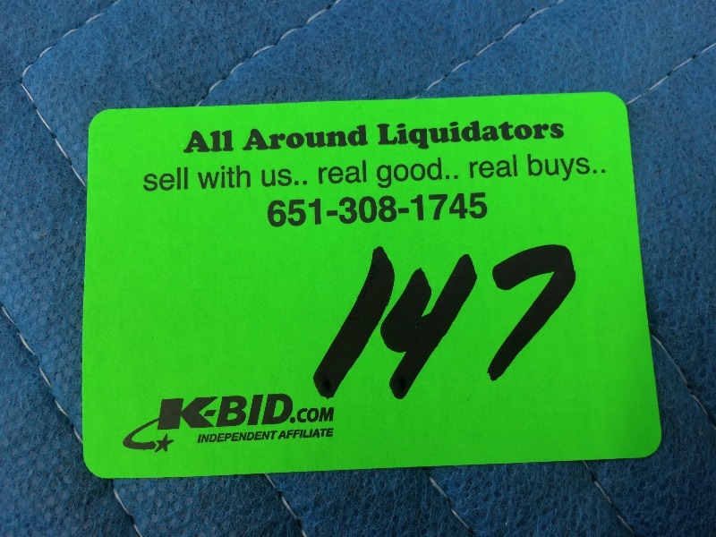 lot 147 image: 5 Gallon Outboard Motor Gas Can