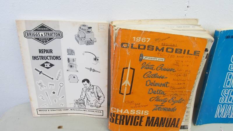Large Lot of Vintage Auto Books, Manuals, Brochures etc