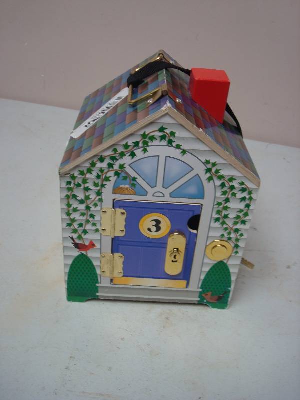 melissa & doug key house