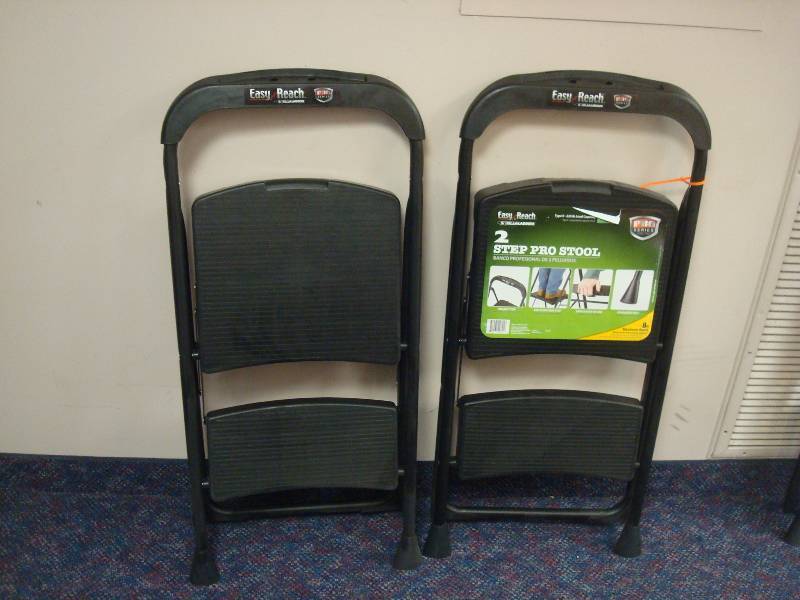 lot 44 image: Pair Of Easy Reach Gorilla Ladders 2 Step Pro Stool, Unused