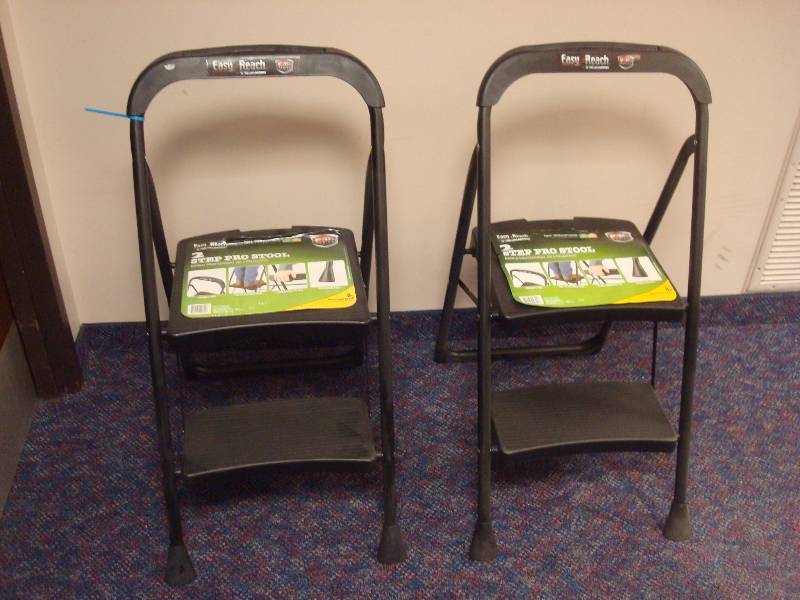 lot 46 image: Pair Of Easy Reach Gorilla Ladders 2 Step Pro Stool, Unused