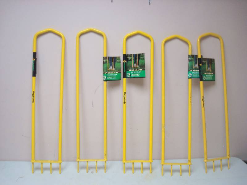 lot 148 image: Lot Of 5 Hound Dog Spike Aerator Lawn Tools, Unused, Store Shelf Pull, May Show Minor Wear