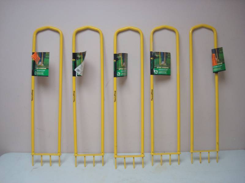lot 149 image: Lot Of 5 Hound Dog Spike Aerator Lawn Tools, Unused, Store Shelf Pull, May Show Minor Wear